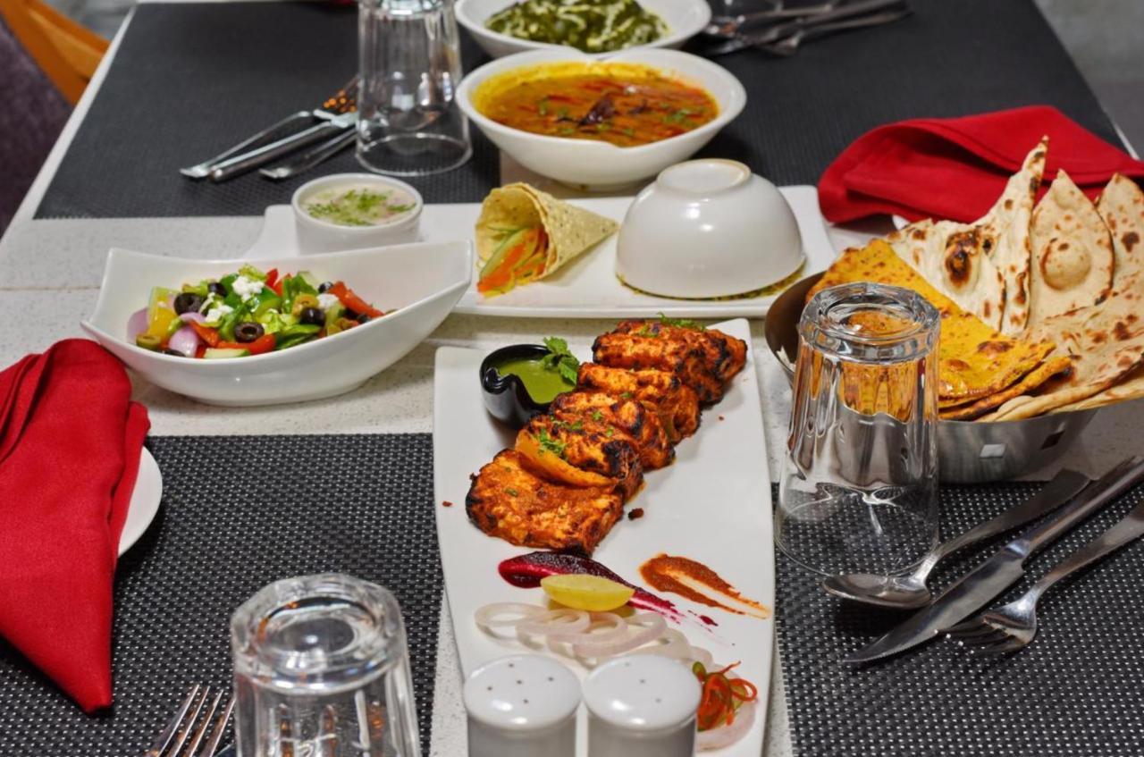 Hotel York Legacy -3 Minutes Walk From New Delhi Railway Station 'The 5 Star Ambience' Newly Built Buitenkant foto